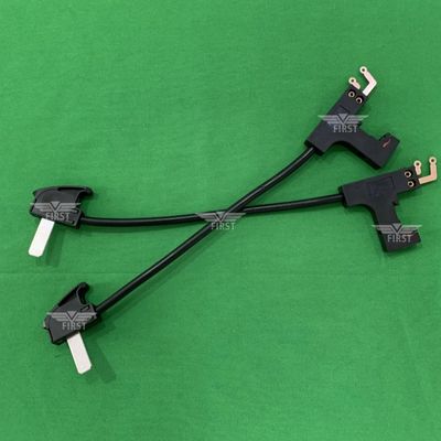 오래된 Leybold 가재 기계에 대한 와이어와 함께 뜨거운 절단 칼 정지 움직임을 채우는